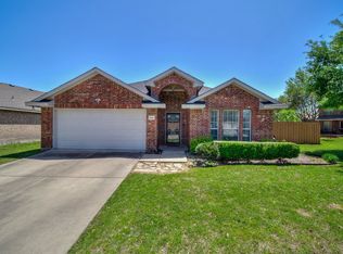 2040 Old Glory Dr, Forney, TX 75126