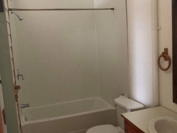 Full bathroom on second floor
