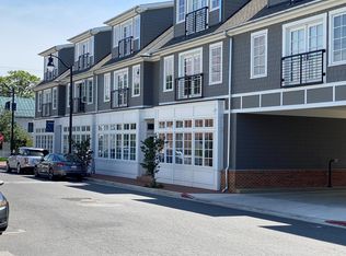 430 4th St UNIT 203, Annapolis, MD 21403