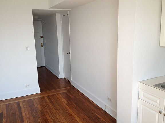 4th image of 5 Tudor City Pl APT A6