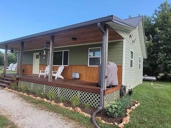 10283 Gateway Dr, Neosho, MO 64850