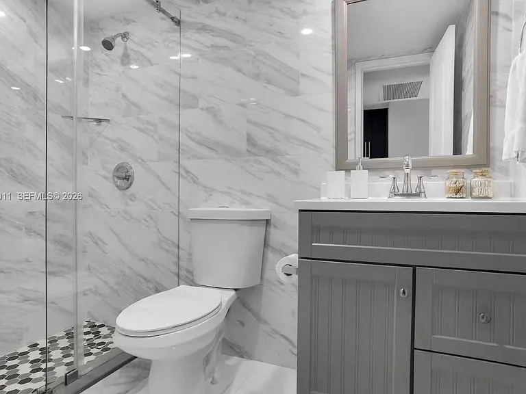 19201 Collins Ave #440 — Photo 8