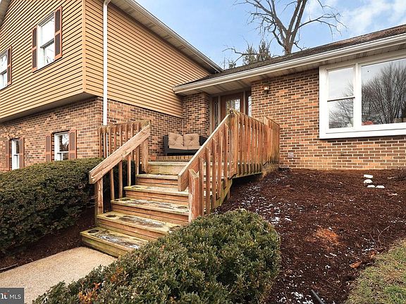 3rd image of 1359 Sandpiper Dr