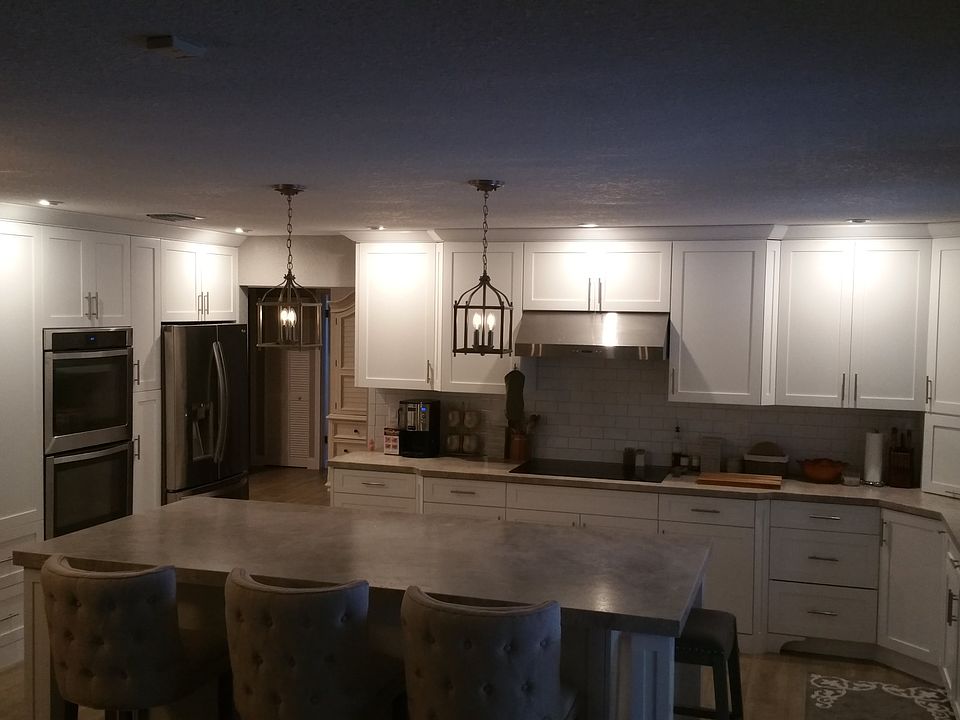 1st image of 10022 SW 49th Pl