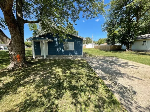 921 Morgan St, Saint Joseph, MO 64504