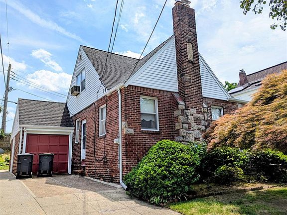 3rd image of 32 Sylvan Ave