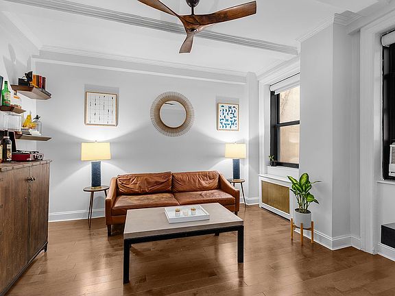2nd image of 35 W 82nd St APT 1B
