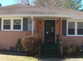 211 Purgold Rd, Seaford, VA 23696