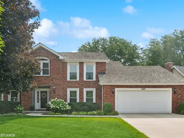 940 Windhaven Rd, Libertyville, IL 60048