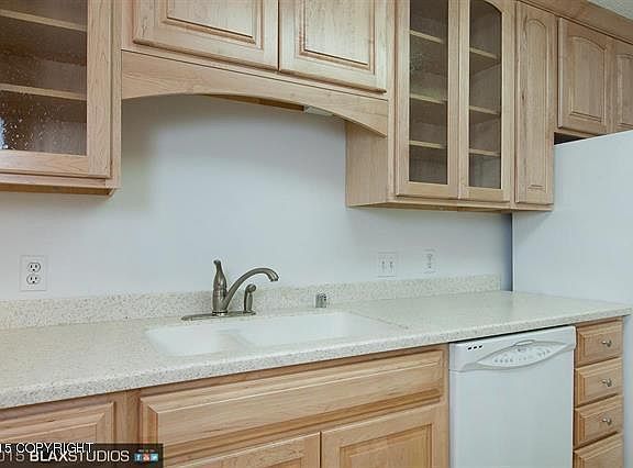 4th image of 666 11th Ave