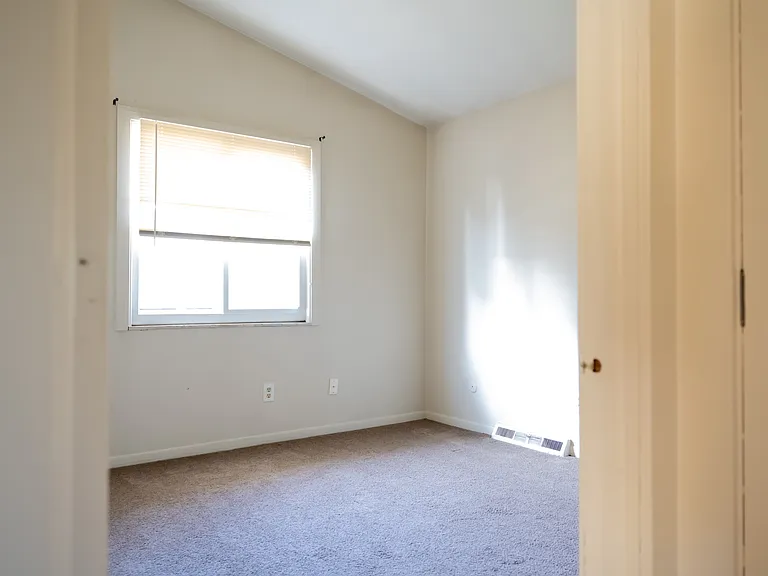 718 & 720 Bettes Ave #720 — Photo 6