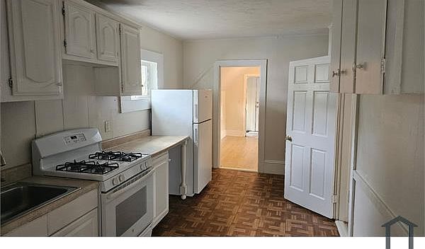 1st image of 354 Ash St #2