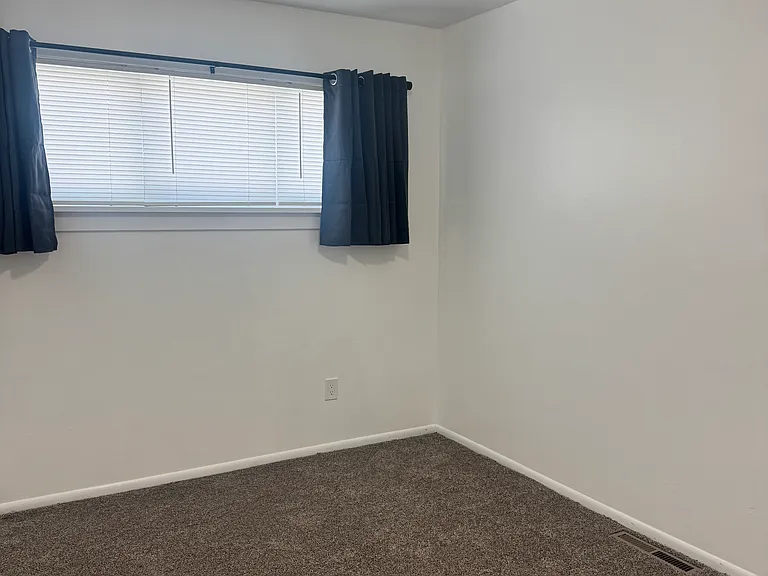 2112 4th St NE #2 — Photo 9