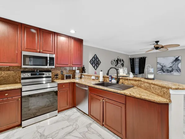 3370 Turtle Cv, West Palm Beach, FL 33411