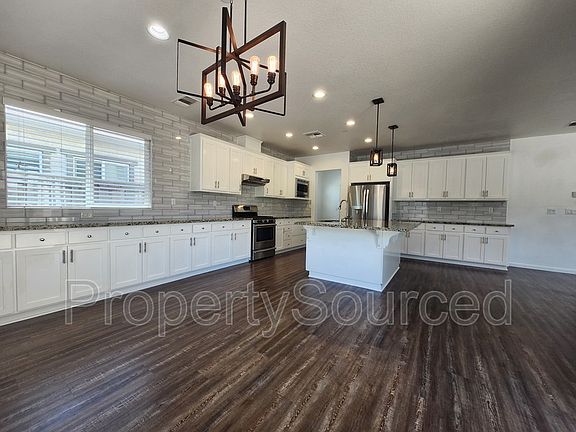 4th image of 18402 Parkside Dr