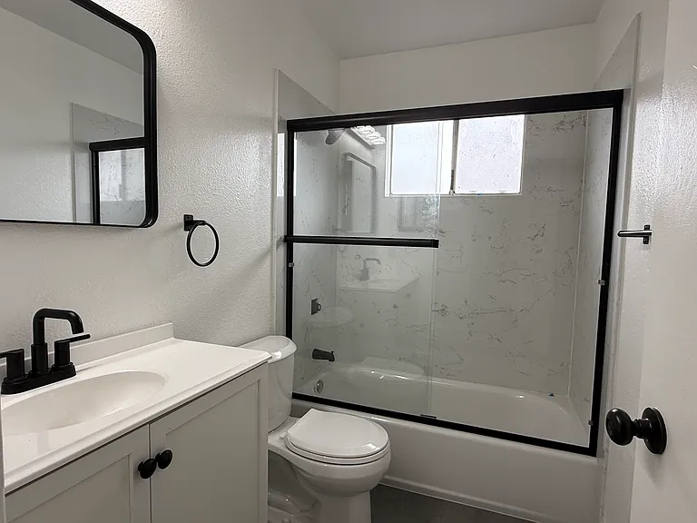 1227 Valerian Ct #4 — Photo 6