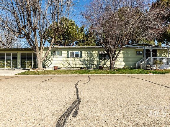 3rd image of 6916 Garden Glen Ln