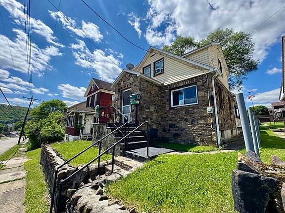 2nd image of 375 Daniel St