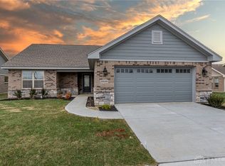 2220 Tandem Dr, Xenia, OH 45385