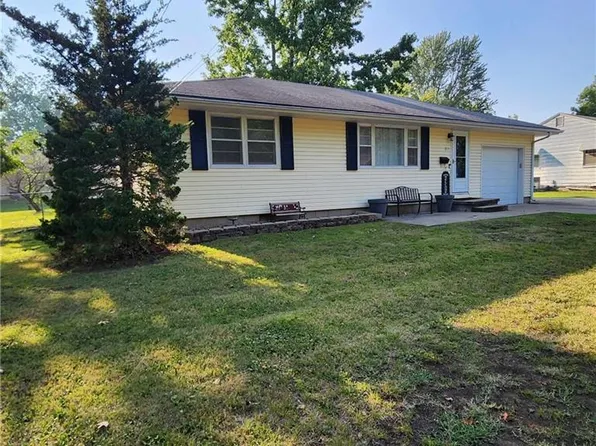 213 S Water St, Clinton, MO 64735