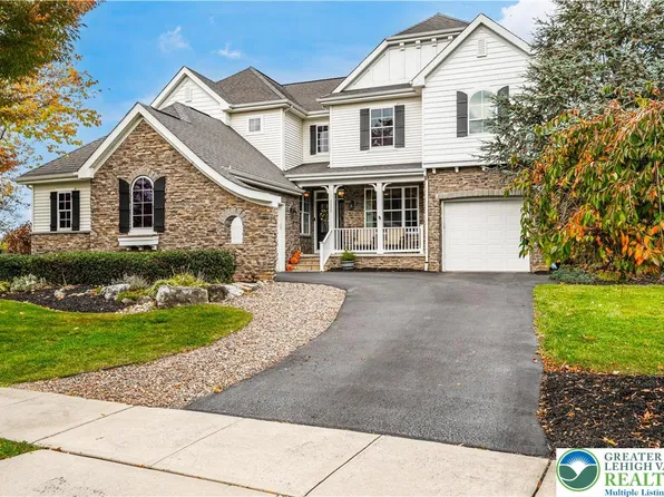 2800 Meadow Lane Dr, Easton, PA 18040