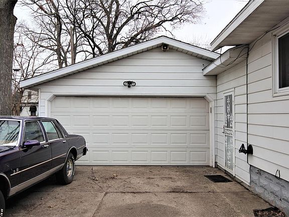 2nd image of 1282 E Forest Ave