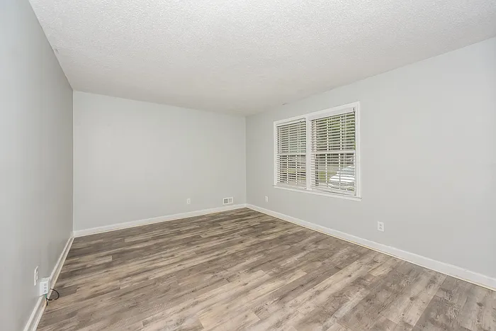 7307 Patricia Dr — Photo 7