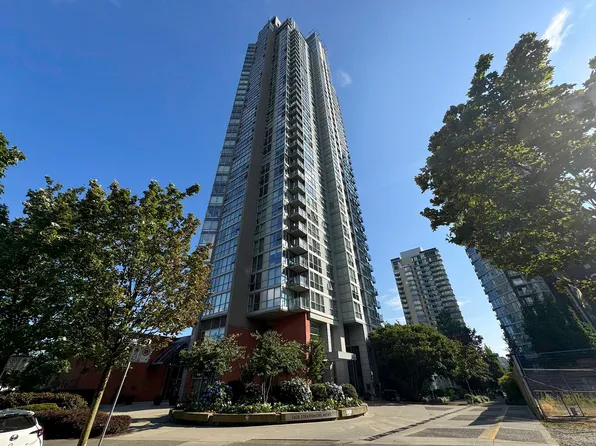 1408 Strathmore Mews #1606, Vancouver, BC V6Z 3A9