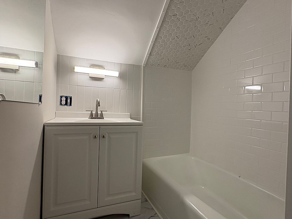 1st image of 610 State St #F
