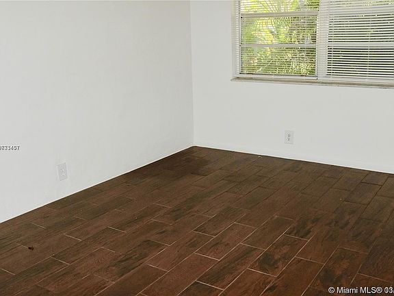 3rd image of 1415 SW 1st Ave Unit 5