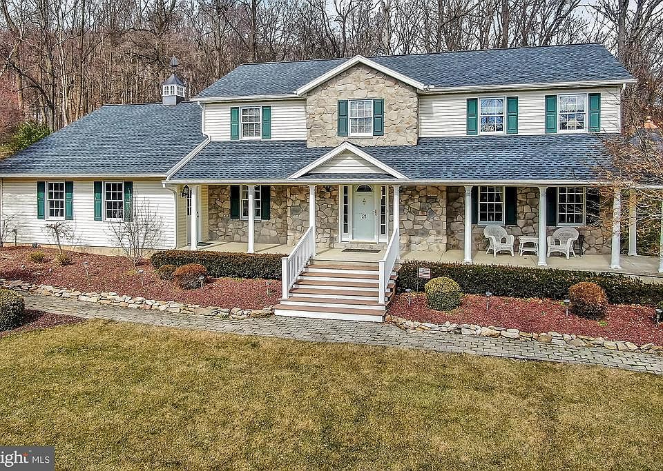 1st image of 21 Highland Dr