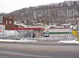 702 Main St, Follansbee, WV 26037