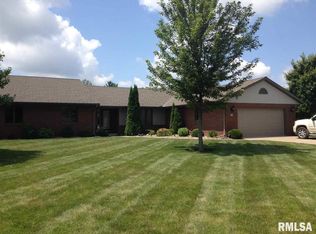 114 Barrington Ct, Morton, IL 61550