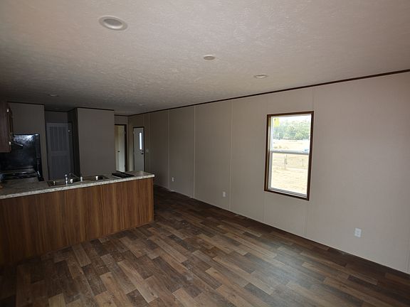 3rd image of 2726 Shamrock Dr E