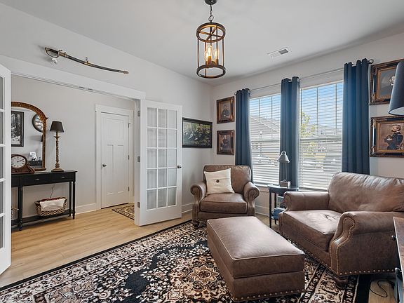 3rd image of 408 Ambleside Ln