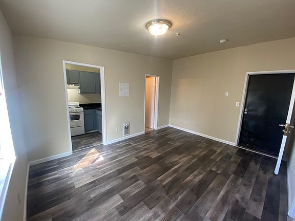 5th image of 2601 Center Ave APT 211