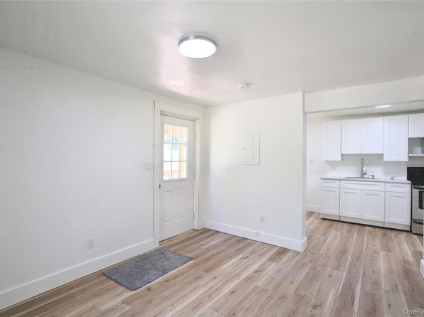 120 Main St #4D