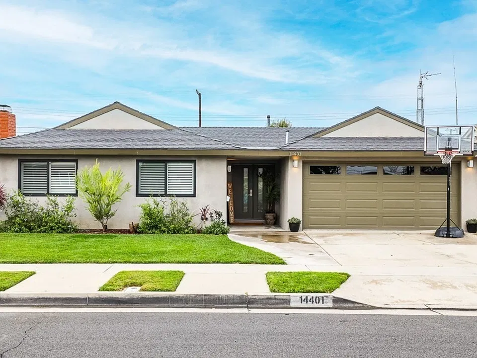 14401 Chateau Ln
