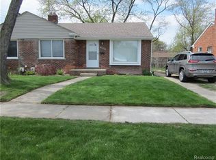 9905 Westmore St, Livonia, MI 48150