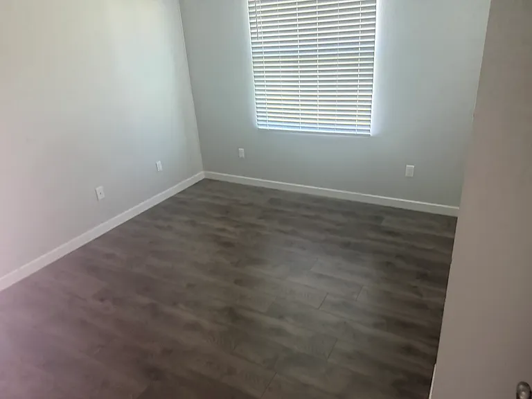 1514 Gary Ln — Photo 6