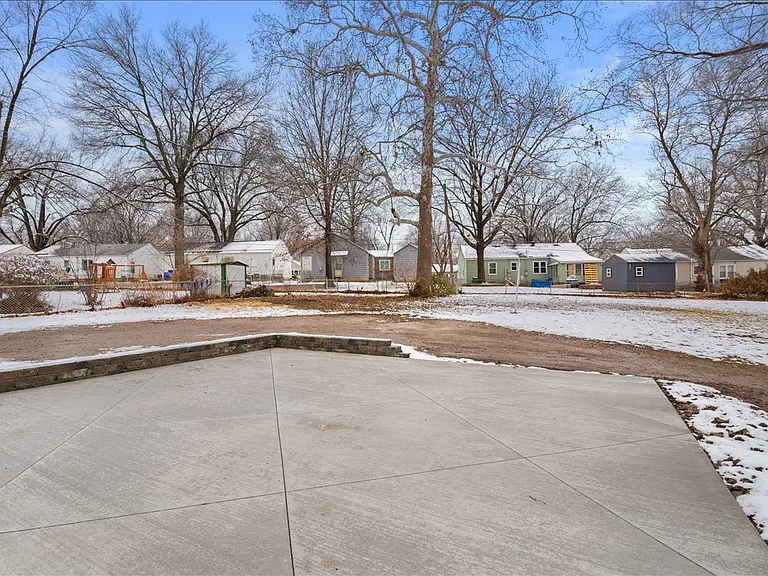 5332 Cedar St — Photo 13