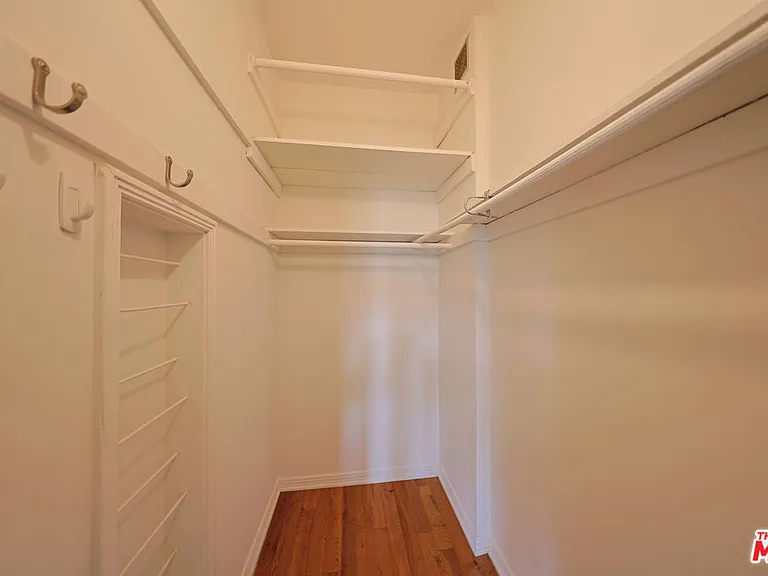 1314 N Hayworth Ave #303 — Photo 17