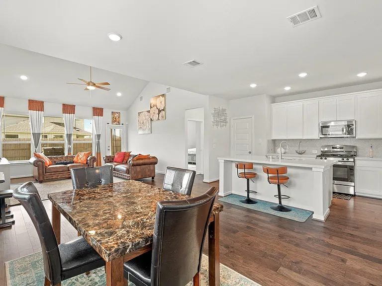 7843 Wyndham Harbor Ct — Photo 11
