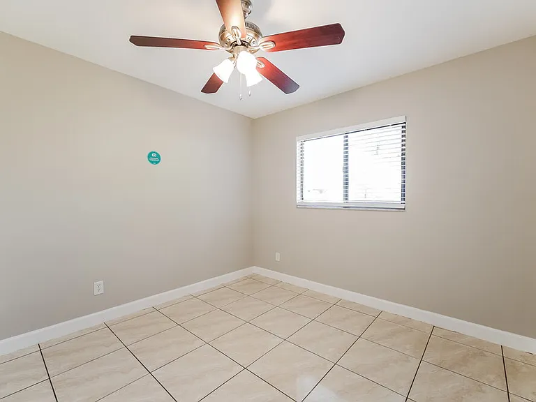909 SW 9th Ave — Photo 14