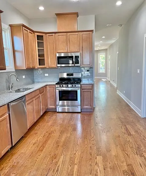 5223 N Sawyer Ave #2 — Photo 2