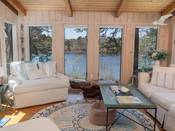 10 Wood Duck Way, Oak Bluffs, MA 02557