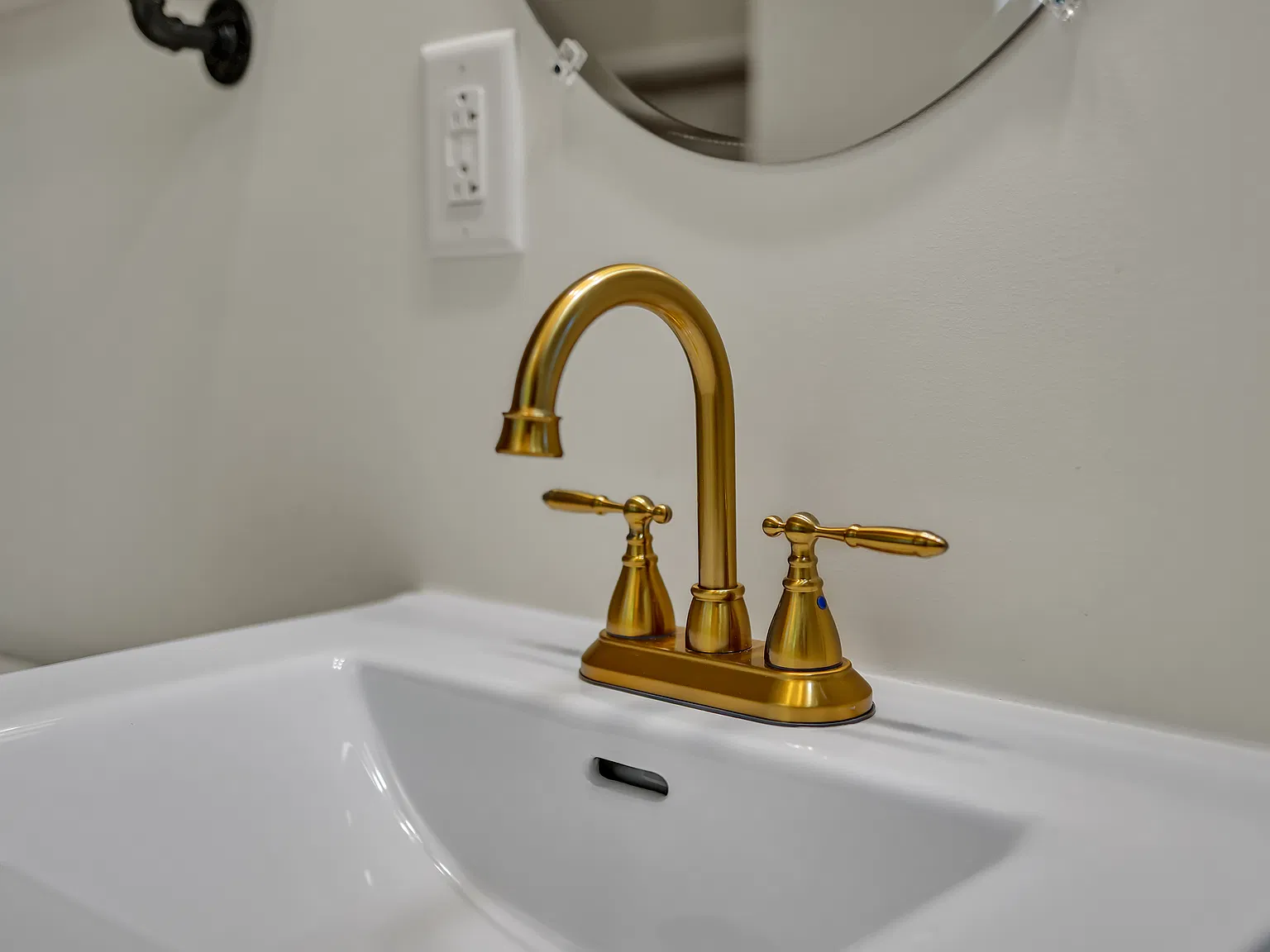 2 bed, 1200 sqft, $2,195 — Photo 4