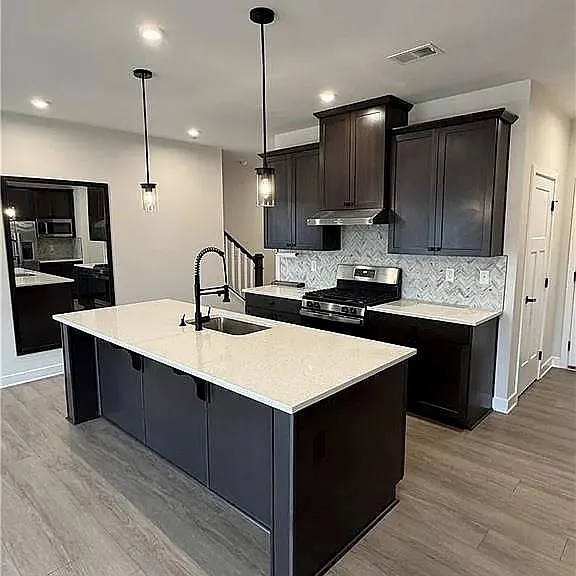 360 Salt Lake Ln — Photo 2