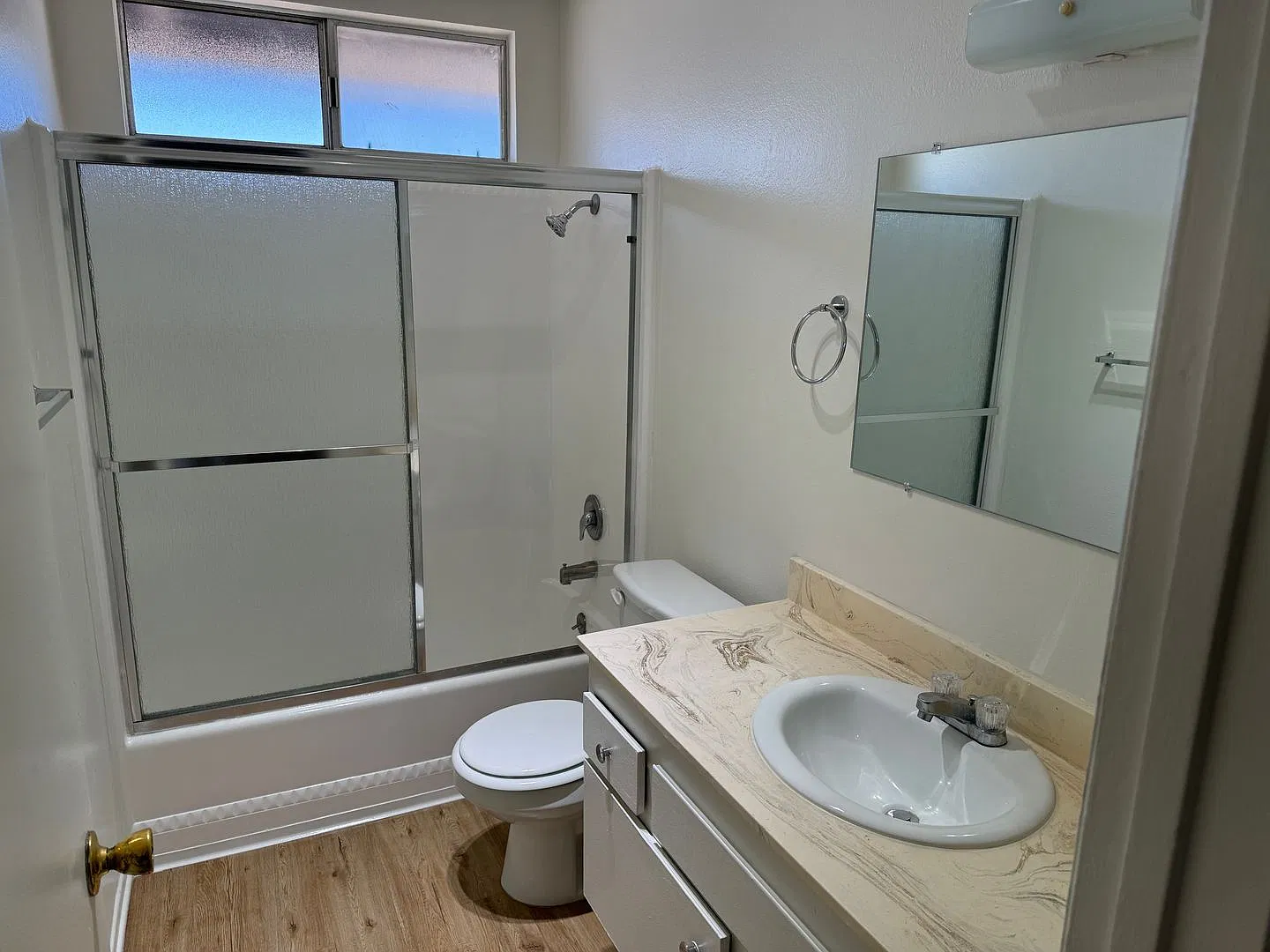 1931 N Ventura Rd — Photo 3