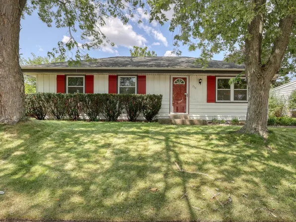 230 Rivera DRIVE, Waukesha, WI 53189